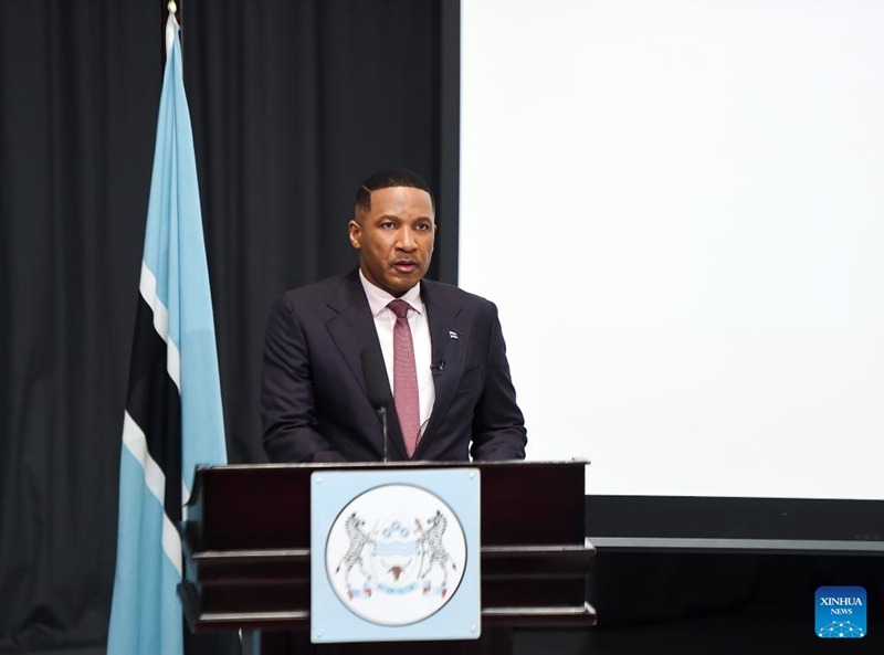 Rais Duma Boko wa Botswana akizungumza kwenye hafla ya kuzindua Mpango wa Mageuzi ya Kiuchumi wa Botswana mjini Gaborone, Botswana, Julai 15, 2025. (Picha na Tshekiso Tebalo/Xinhua)