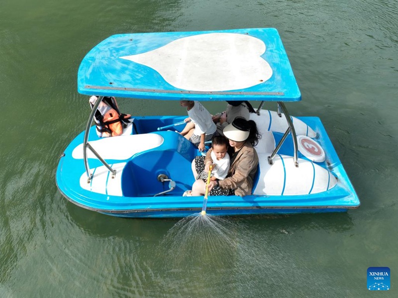 Utalii wa majira ya joto wastawi katika Wilaya ya Zhouning, Fujian, China