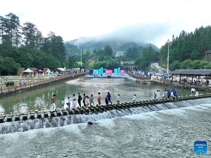 Utalii wa majira ya joto wastawi katika Wilaya ya Zhouning, Fujian, China