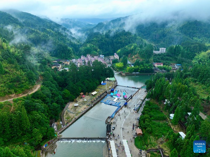 Utalii wa majira ya joto wastawi katika Wilaya ya Zhouning, Fujian, China