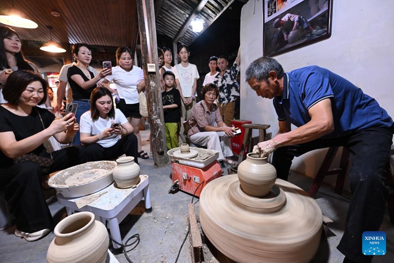 Utalii wa majira ya joto wastawi katika Wilaya ya Zhouning, Fujian, China