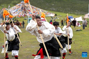 Maonesho ya Ngoma ya kijadi ya Dakpo Axie yafanyika kwenye eneo la vivutio vya utalii la Nagqu, Xizang, China