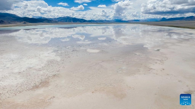 Maliasili nyingi za chumvi zaongeza mapato ya wanakijiji katika Wilaya ya Gegye, Xizang, China