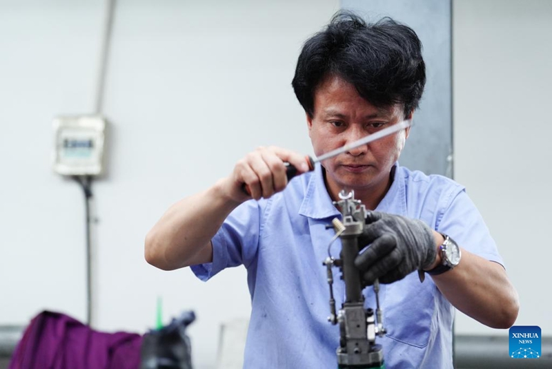 Kazi za mikono za kijadi za ufumaji mazulia ya Kitibet zasukuma ustawi wa vijiji