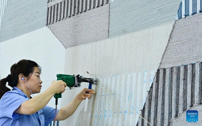 Kazi za mikono za kijadi za ufumaji mazulia ya Kitibet zasukuma ustawi wa vijiji