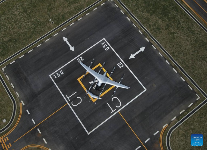 Ndege ya kiwango cha tani ya kupaa na kutua wima (eVTOL) iliyobuniwa na China yawasilishwa kwa mteja