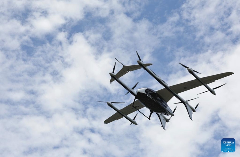 Ndege ya kiwango cha tani ya kupaa na kutua wima (eVTOL) iliyobuniwa na China yawasilishwa kwa mteja