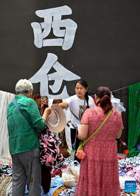 Soko la Xicang lenye historia ya Miaka 100 Mjini Xi'an, China lajaa hali moto moto ya manunuzi