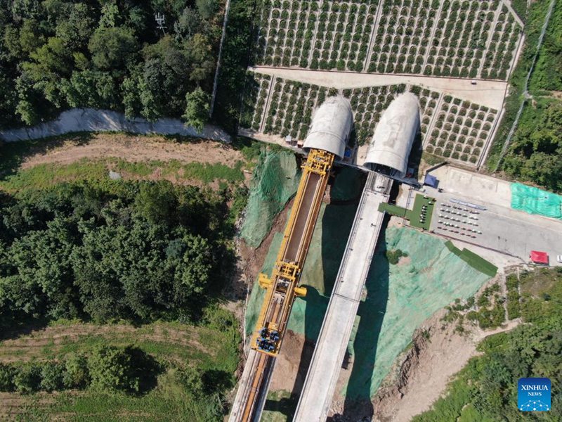 Katika picha: Eneo la ujenzi wa daraja kubwa kwenye Reli ya Mwendokasi ya Xi'an-Ankang Kaskazini Magharibi mwa China