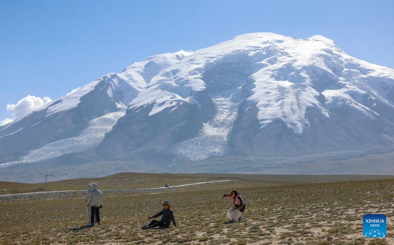 Watalii wanatembelea wilaya inayojiendesha ya kabila la watajik, Mkoani Xinjiang, China