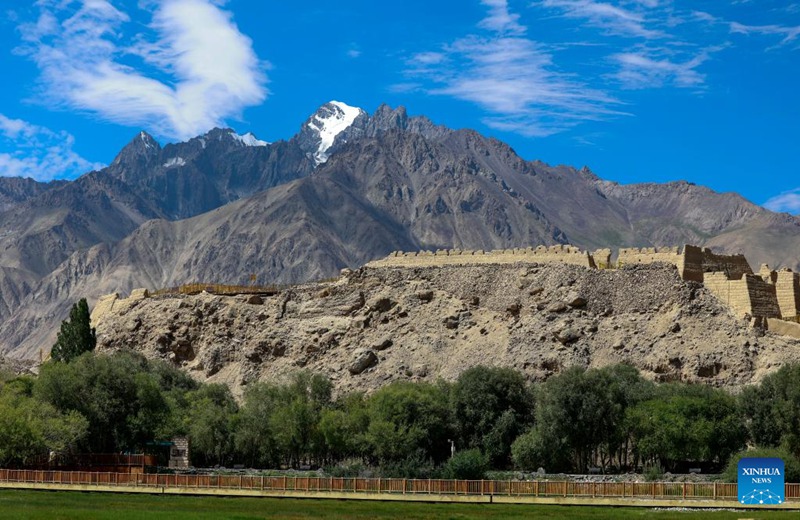 Watalii wanatembelea wilaya inayojiendesha ya kabila la watajik, Mkoani Xinjiang, China