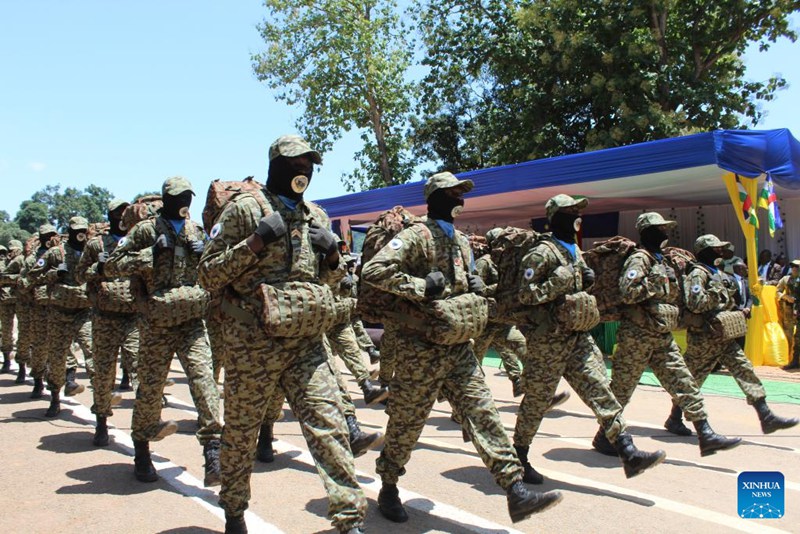 Askari wa vikosi vya ulinzi wakiwa kwenye gwaride la kuadhimisha miaka 65 ya uhuru wa Jamhuri ya Afrika ya Kati mjini Bangui, Jamhuri ya Afrika ya Kati, Agosti 13, 2025. (Str/Xinhua)