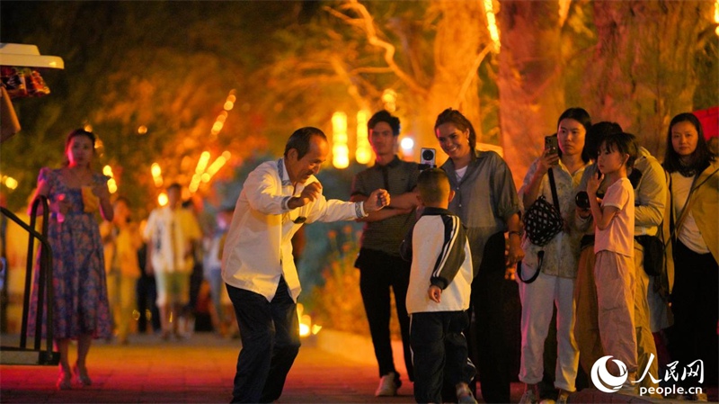 China Kusonga Mbele | Sikiliza midundo ya ngoma na simulizi za historia ya miaka elfu ya Mji Mkongwe wa Kuqa