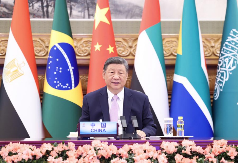 Rais wa China Xi Jinping akihudhuria Mkutano wa Mtandaoni wa Viongozi wa BRICS na kutoa hotuba muhimu yenye kichwa "Kusonga Mbele katika Mshikamano na Ushirikiano" Septemba 8, 2025. (Xinhua/Huang Jingwen)