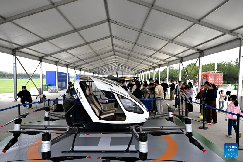 Teknolojia ya vyombo visivyoendeshwa na binadamu yaonekana katika Mkutano wa Viwanda Duniani 2025 mjini Hefei, China