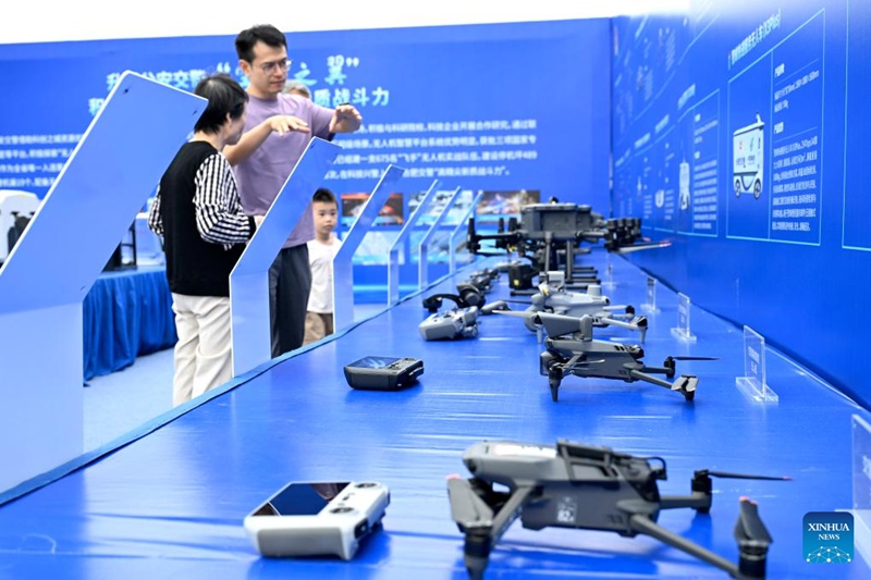 Teknolojia ya vyombo visivyoendeshwa na binadamu yaonekana katika Mkutano wa Viwanda Duniani 2025 mjini Hefei, China