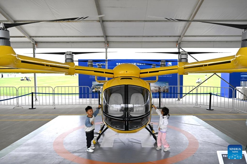 Teknolojia ya vyombo visivyoendeshwa na binadamu yaonekana katika Mkutano wa Viwanda Duniani 2025 mjini Hefei, China