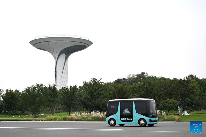 Teknolojia ya vyombo visivyoendeshwa na binadamu yaonekana katika Mkutano wa Viwanda Duniani 2025 mjini Hefei, China