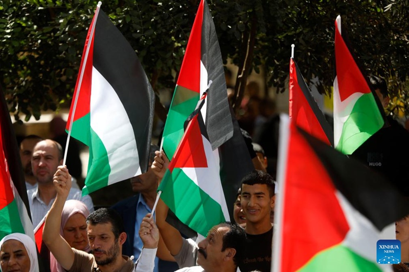 Watu washerehekea Nchi za Magharibi kutambua nchi ya Palestina katika Ukingo wa Magharibi