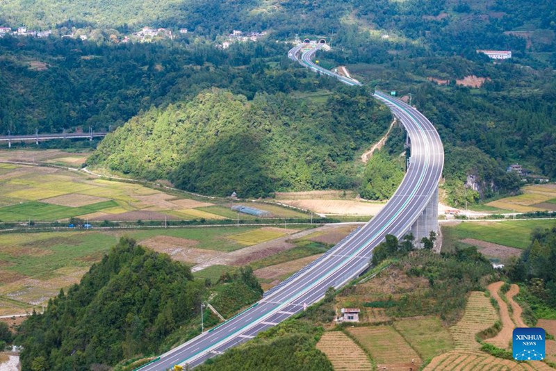 Barabara Kuu ya Sangzhi-Longshan katika Mkoa wa Hunan, China yafunguliwa kwa matumizi