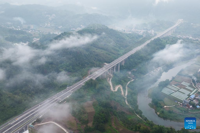 Barabara Kuu ya Sangzhi-Longshan katika Mkoa wa Hunan, China yafunguliwa kwa matumizi