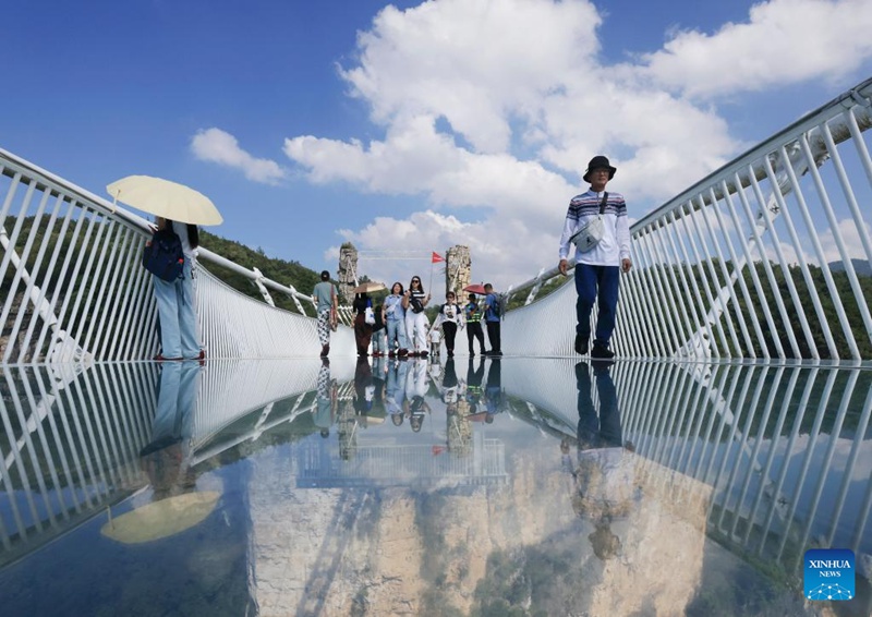 Maeneo ya vivutio vya watalii kote China yashuhudia ongezeko kubwa la watembeleaji wakati wa likizo ya siku nane