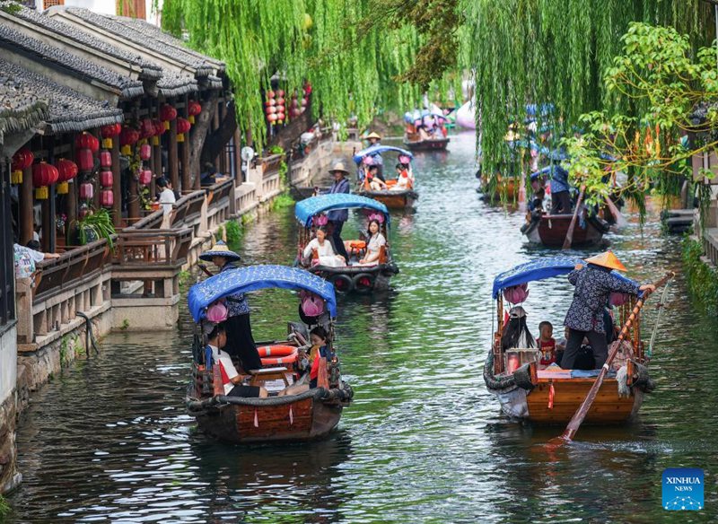 Maeneo ya vivutio vya watalii kote China yashuhudia ongezeko kubwa la watembeleaji wakati wa likizo ya siku nane