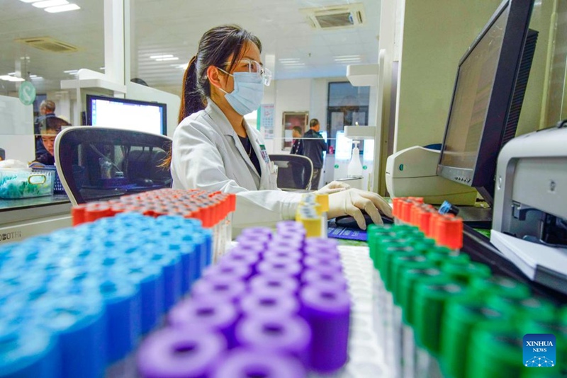 Wafanyakazi katika sehemu mbalimbali China wabaki kwenye majukumu wakati wa likizo ya Siku ya Taifa