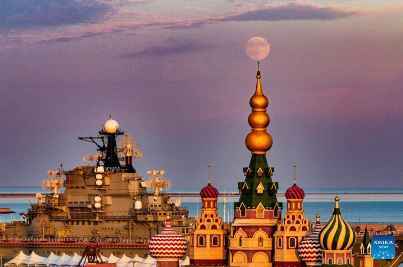 Mwezi mpevu wavutia kote China wakati wa Sikukuu ya Mbalamwezi ya China