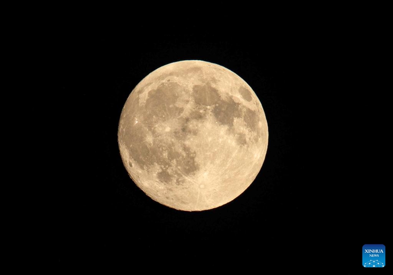 Mwezi mpevu wavutia kote China wakati wa Sikukuu ya Mbalamwezi ya China