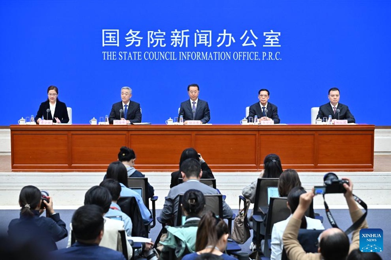 Lu Zhiyuan, waziri wa mambo ya kiraia wa China, na Li Changguan, Hu Haifeng, na Liu Zhenguo, wote manaibu mawaziri wa mambo ya kiraia, wakihudhuria mkutano na waandishi wa habari ulioandaliwa na Ofisi ya Habari ya Baraza la Serikali la China (SCIO) kuhusu mafanikio yaliyopatikana katika mambo ya raia katika kipindi cha Mpango wa 14 wa Miaka Mitano (2021-2025) mjini Beijing, Oktoba 10, 2025. (Xinhua/Li Xin)