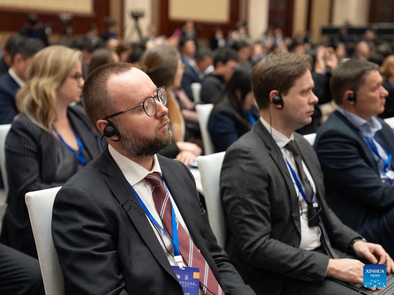 Wageni wakihudhuria Jukwaa la Tianshan  la Ushirikiano wa Kiuchumi wa Asia ya Kati mjini Urumqi, Mkoa Unaojiendesha wa Kabila la Wauygur wa Xinjiang, kaskazini magharibi mwa China, Desemba 2, 2025. (Xinhua/Zhou Shengbin)