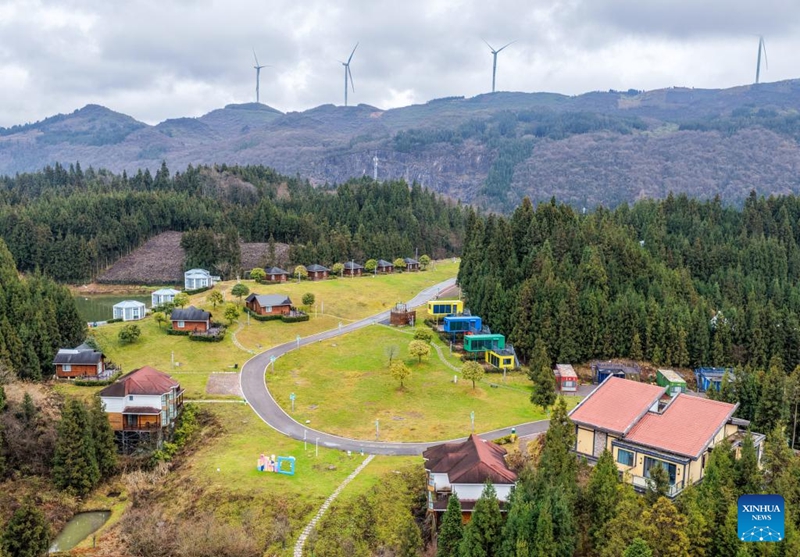 Lengshui wa Chongqing, China waendeleza utalii wa mapumziko wa kutazama mandhari ili kuhimiza sekta ya utalii