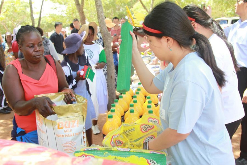 Jumuiya ya Wafanyabiashara Wachina yachangia mahitaji kwa watoto wenye ulemavu nchini Zimbabwe