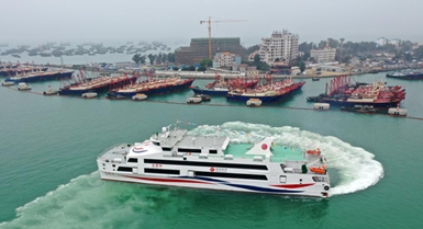 Meli ya abiria ya mwendo-kasi yenye siti 1,200 yaanza kutoa huduma katika Mji wa Beihai, Guangxi, China