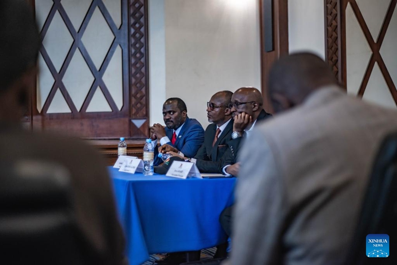 Maafisa wa Muungano wa Mto Kongo (AFC) wakihudhuria mkutano na waandishi wa habari mjini Goma, mji mkuu wa Jimbo la Kivu Kaskazini, mashariki mwa Jamhuri ya Kidemokrasia ya Kongo, Julai 3, 2025. (Picha na Zanem Nety Zaidi/Xinhua)