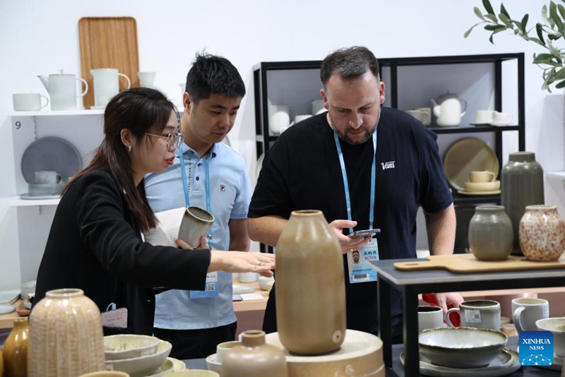Maonyesho ya Canton yavutia idadi ya wanunuzi duniani ya kuweka rekodi