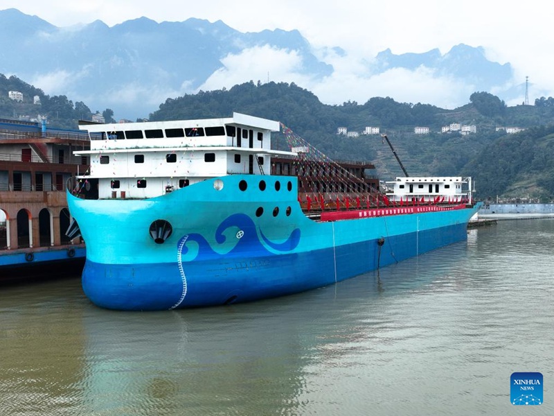 Meli kubwa zaidi ya kubeba mizigo ya China inayotumia umeme kwa mambo yote yazinduliwa