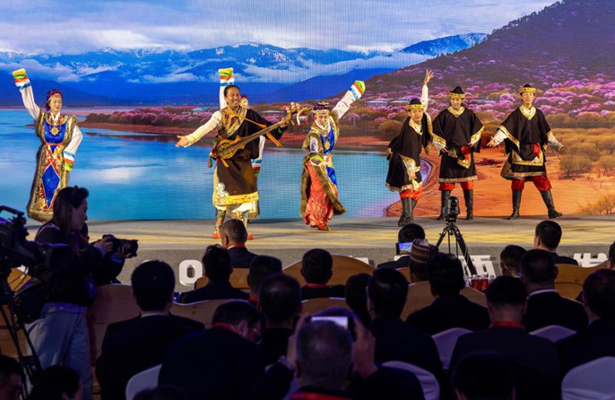 Jukwaa la 2025 juu ya Maendeleo ya Xizang, China lafuatilia mageuzi ya Xizang na maendeleo ya siku za baadaye