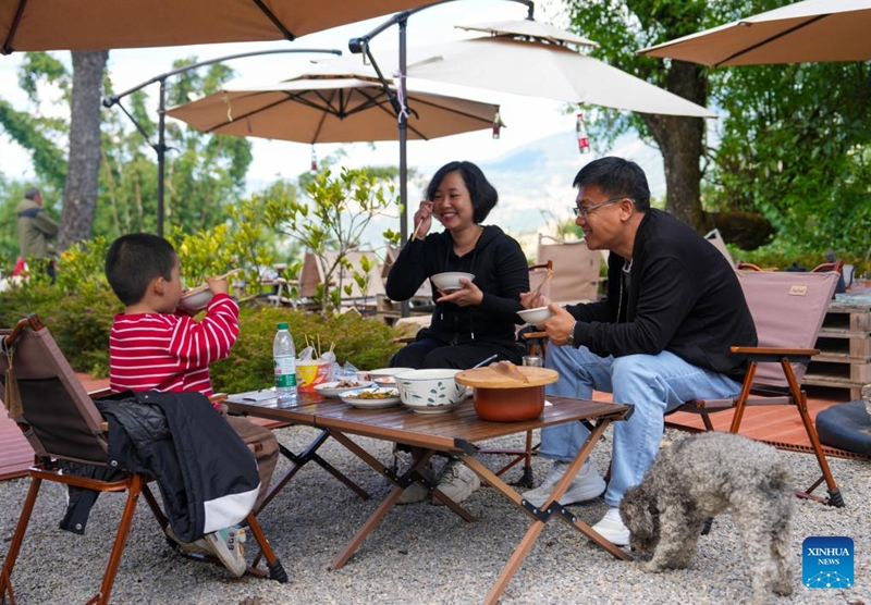 Shughuli za Utalii wa kitamaduni zachochea ustawi wa Kijiji cha Manhai, Mkoa wa Yunnan, China