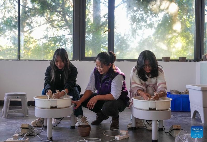 Shughuli za Utalii wa kitamaduni zachochea ustawi wa Kijiji cha Manhai, Mkoa wa Yunnan, China