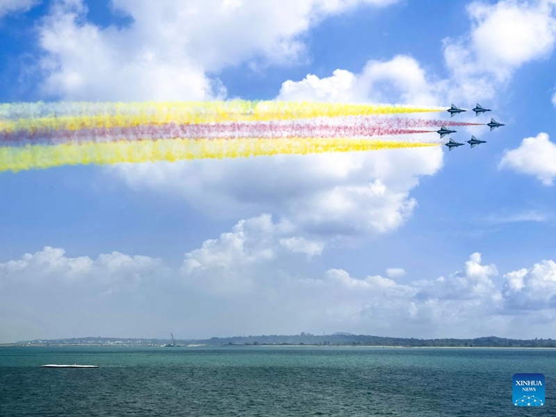 Timu ya sarakasi za ndege ya Jeshi la China yafanya safari ya kuhakikisha urukaji unafuata kanuni kabla ya Maonyesho ya Ndege Angani ya Singapore