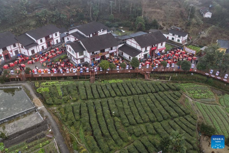 Wanakijiji wafurahia tamasha la Sikukuu ya Mwaka Mpya wa Jadi katika Kijiji cha Shenshan, Jiangxi, China