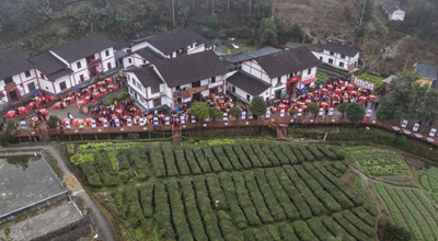 Wanakijiji wafurahia tamasha la Sikukuu ya Mwaka Mpya wa Jadi katika Kijiji cha Shenshan, Jiangxi, China