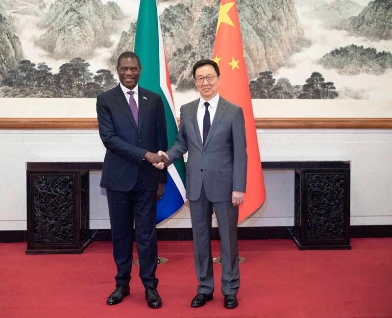 Makamu Rais wa China Han Zheng akikutana na Naibu Rais wa Afrika Kusini Paul Mashatile mjini Beijing, China, Juni 23, 2026. (Xinhua/Li Tao)