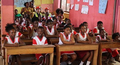 Kampuni ya China na Chuo cha Confucius vyatoa zana na vifaa vya kielimu kwa shule nchini Ghana