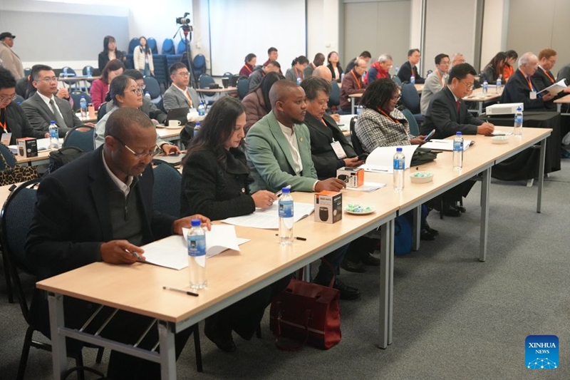 Washiriki wakihudhuria kongamano mjini Cape Town, Afrika Kusini, Julai 28, 2026. (Xinhua/Wang Lei)