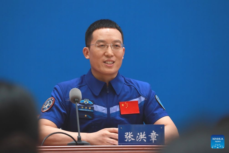 Wanaanga wa chombo cha Shenzhou-21 waonekana hadharani kwa mara ya kwanza baada ya jukumu la anga ya juu la siku 210