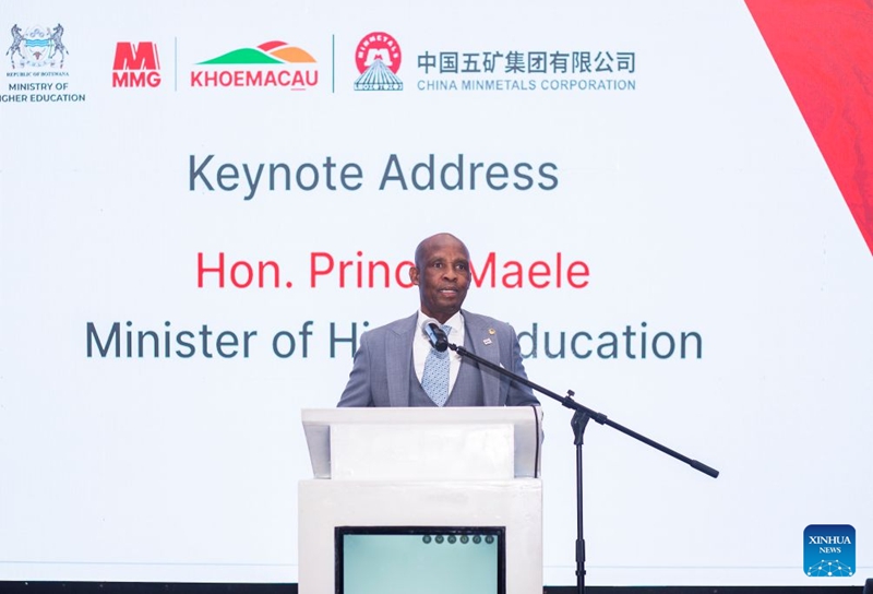 Waziri wa Elimu ya Juu wa Botswana, Prince Maele, akizungumza kwenye hafla ya kusaini makubaliano ya ushirikiano, huko Gaborone, Botswana, Agosti 24, 2026. (Picha na Tshekiso Tebalo/Xinhua)