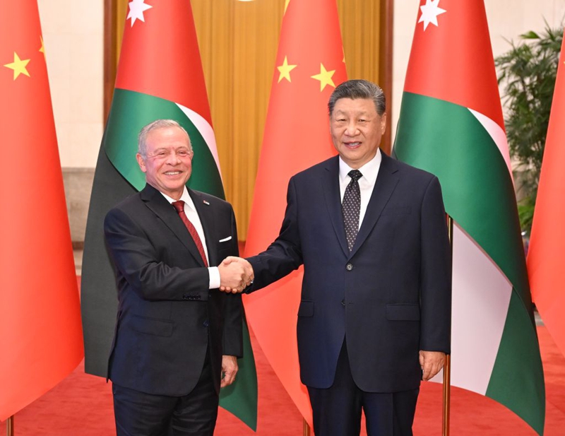 Rais wa China Xi Jinping akifanya mazungumzo na Mfalme wa Ufalme wa Hashemite wa Jordan Abdullah II ibn Al Hussein, ambaye yuko katika ziara ya kiserikali nchini China, kwenye Jumba la Mikutano ya Umma la Beijing, Agosti 24, 2026. (Xinhua/Li Xiang)